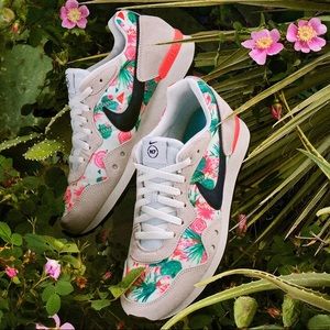 Nike Venture Runners N7 Mens 7 Womens 8.5 Rare Brand New Floral